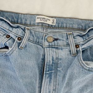 Abercrombie & Fitch 90s Straight Leg Ultra High Rise Jeans ripped Size 27/4R